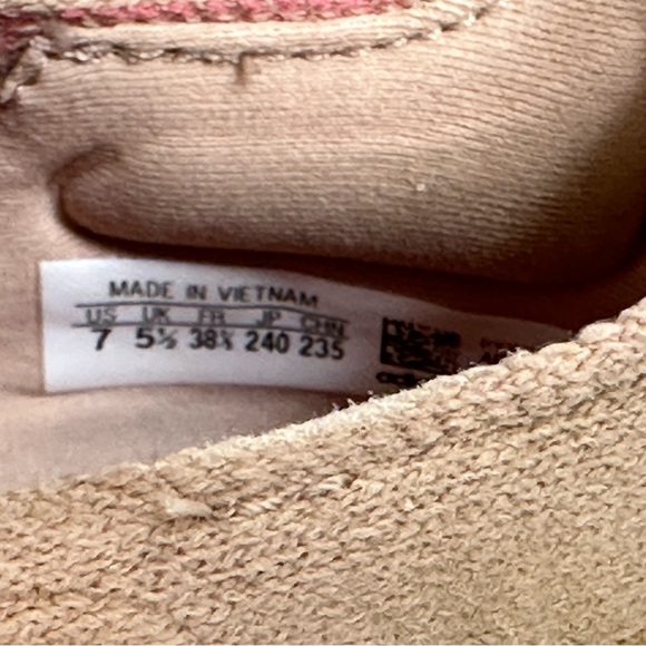 Adidas Ultra Boost - Picture 3 of 3